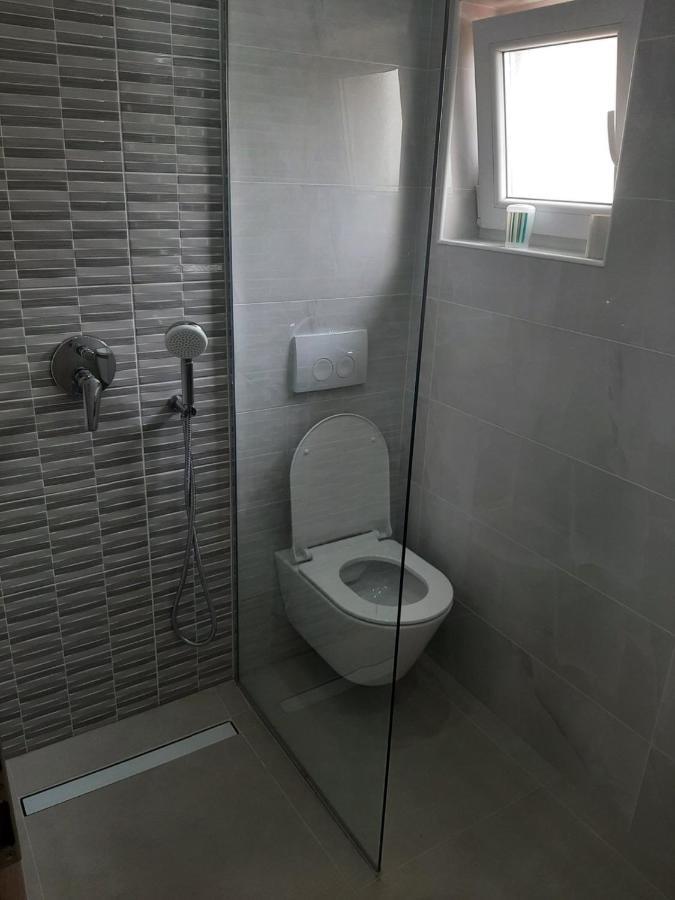 Apartmani Bulajic Krk Town Exterior foto