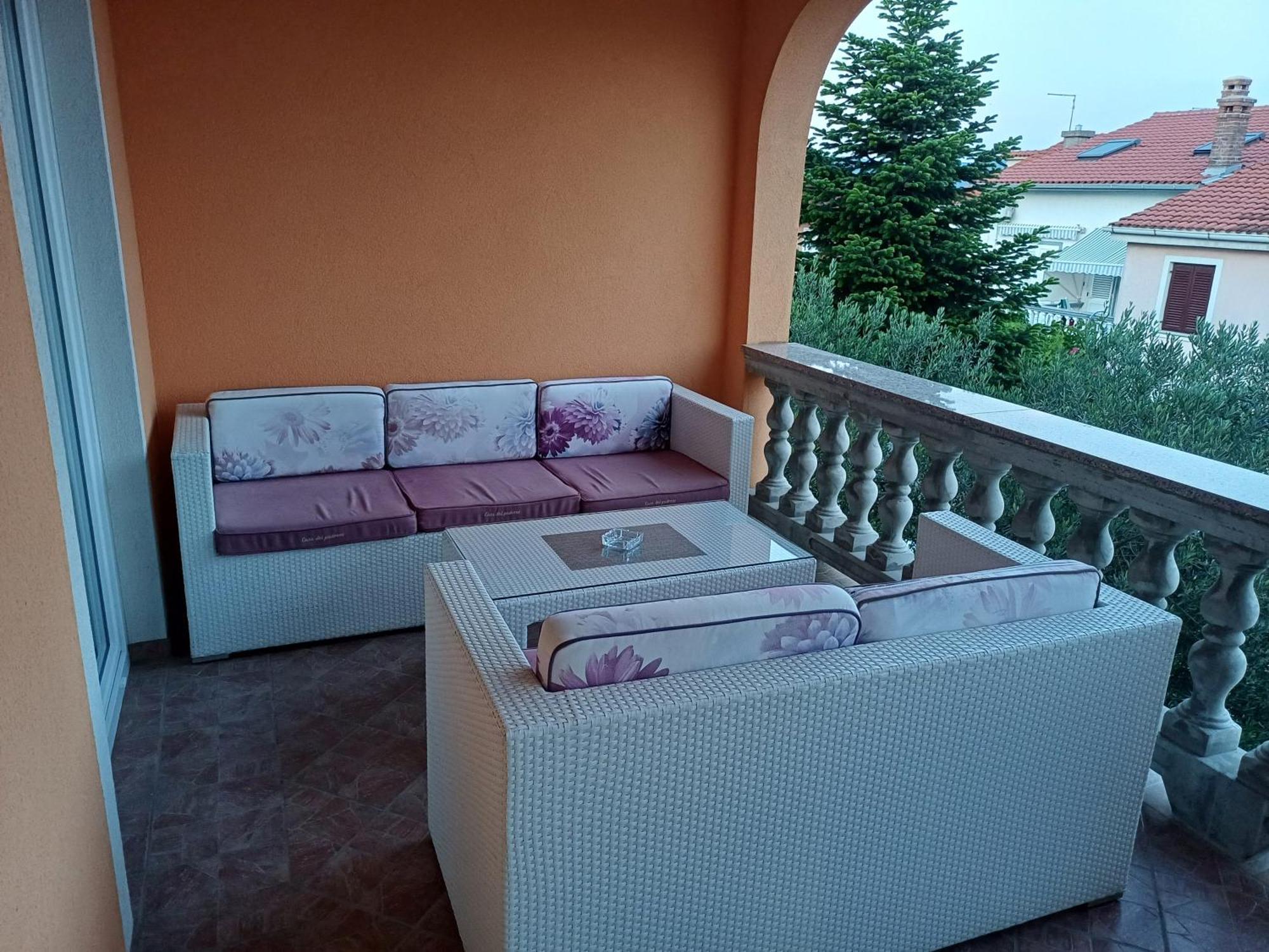 Apartmani Bulajic Krk Town Exterior foto
